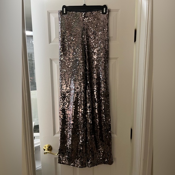 Good American Sequin Wide Leg Pants - Picture 8 of 10